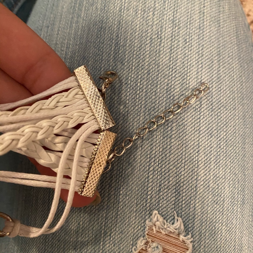 White bracelet - Picture 3 of 3